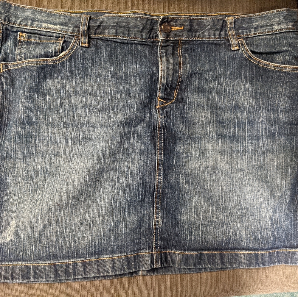 Old Navy Jean Skirt, size 18